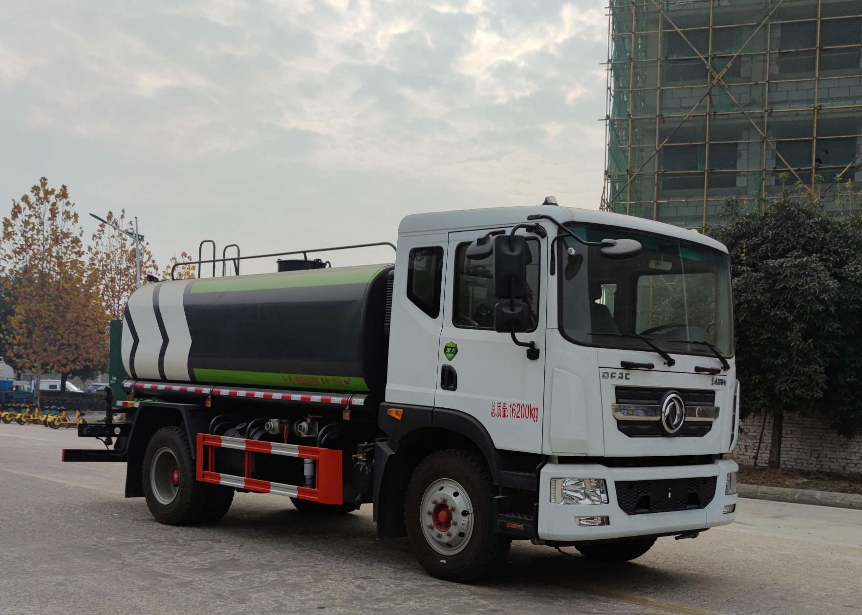湖北中威專用汽車 灑水車產(chǎn)品中心全解析